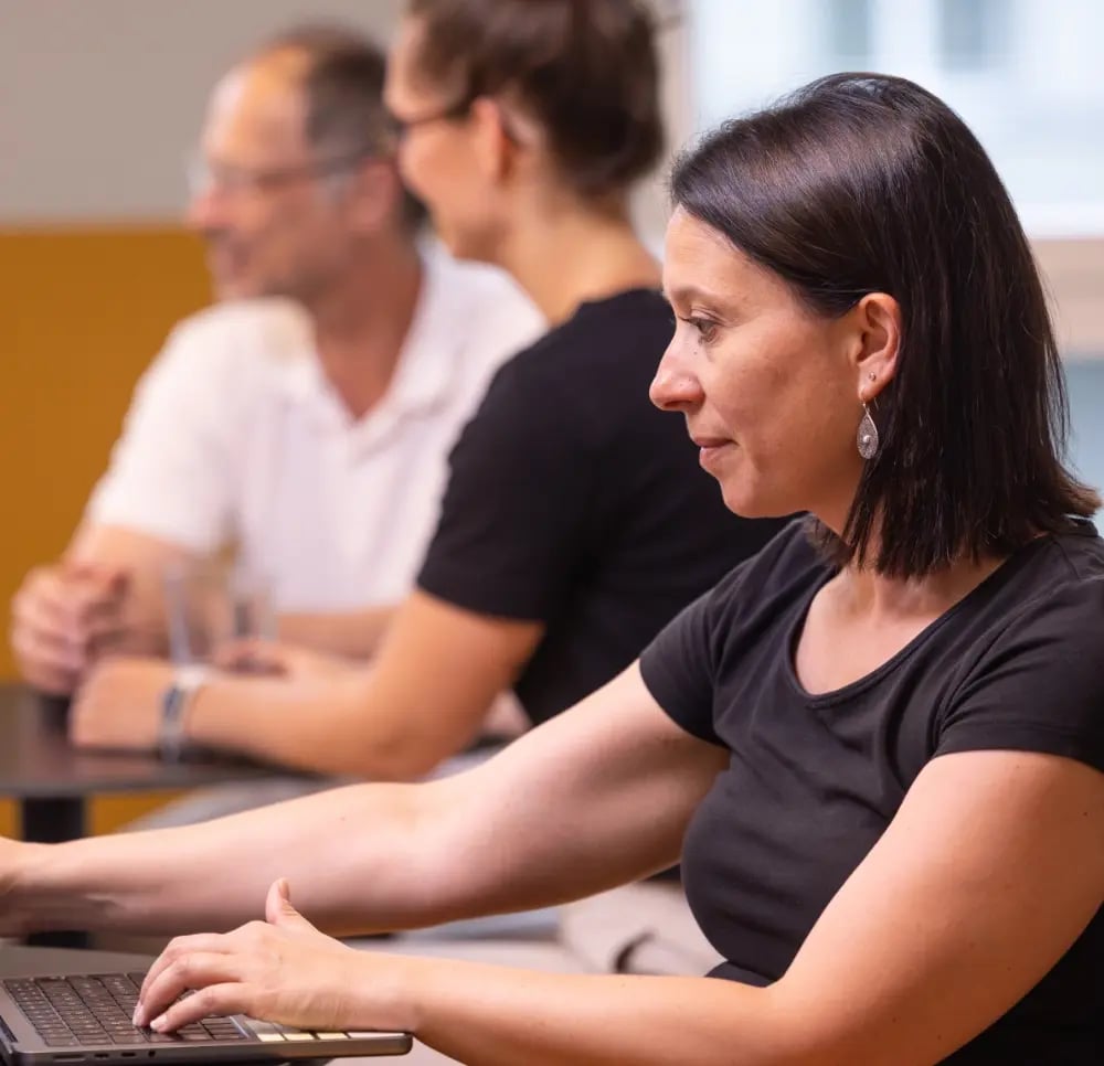 Shared Services: Teams mit Zahlen, Menschen und Prozessen den Rücken freihalten. POLYPOINT.