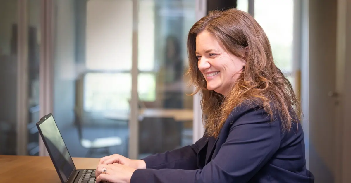 Millenials-Generationenvielfalt im Team: unterschiedliche Perspektiven, gemeinsam stark. POLYPOINT.